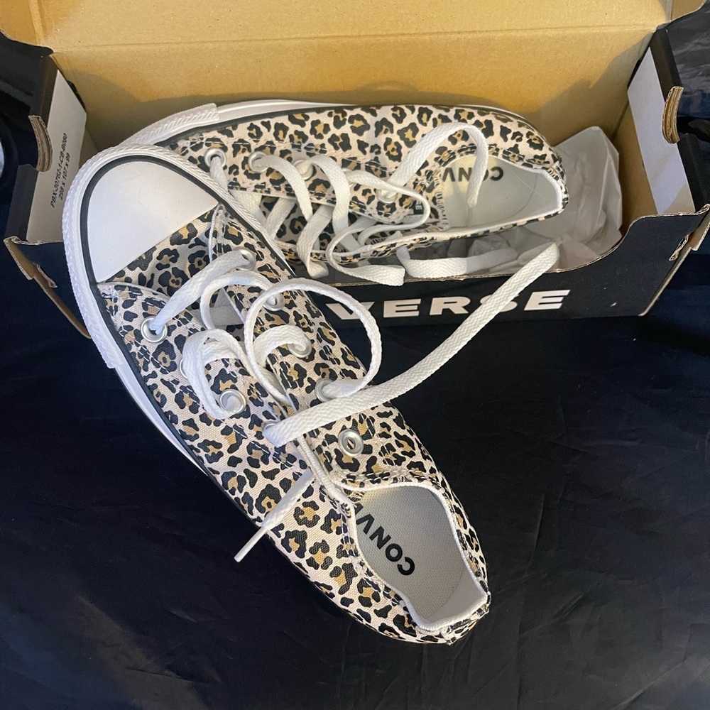 Converse size 6